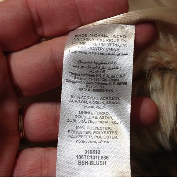 BEBE Size Medium Blush Faux Fur Cropped Jacket Lined Long Sleeve Cardigan - Picture 5 of 6